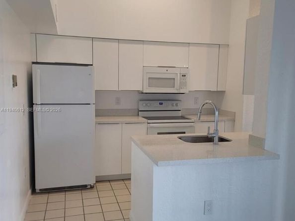 2881 N Oakland Forest Dr 309, Oakland Park FL 33309