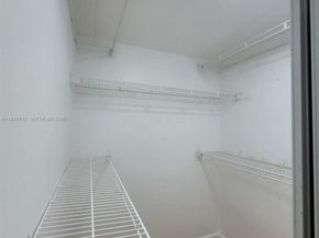 2881 N Oakland Forest Dr 309, Oakland Park FL 33309