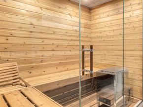 7150 W Lago Dr, Coral Gables FL 33143