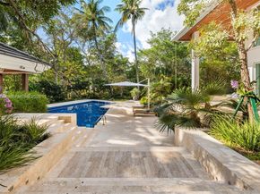 7150 W Lago Dr, Coral Gables FL 33143