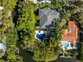 7150 W Lago Dr, Coral Gables FL 33143