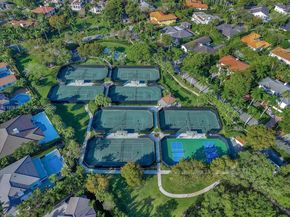 7150 W Lago Dr, Coral Gables FL 33143