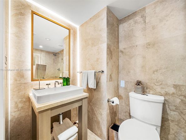 102 24th St 1215, Miami Beach FL 33139