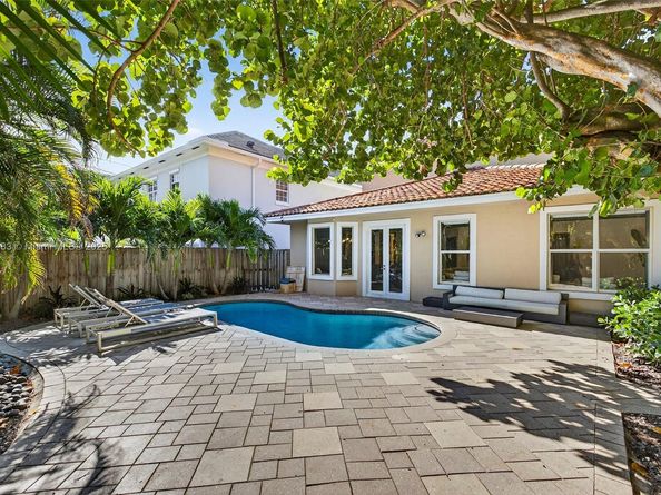 3325 NE 17th Ct, Fort Lauderdale FL 33305