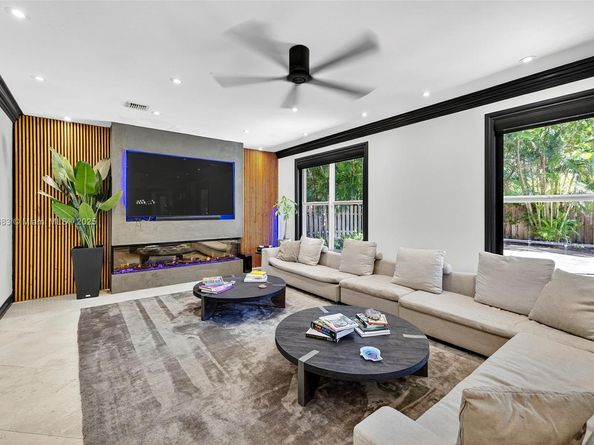 3325 NE 17th Ct, Fort Lauderdale FL 33305
