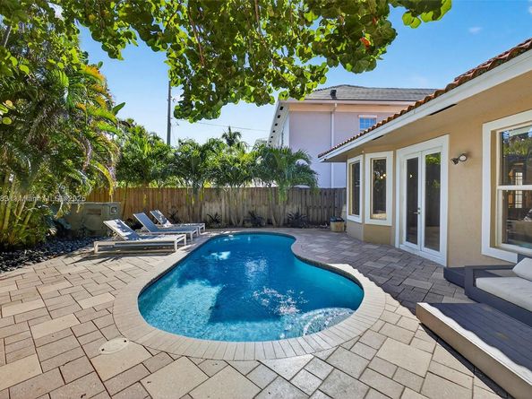 3325 NE 17th Ct, Fort Lauderdale FL 33305