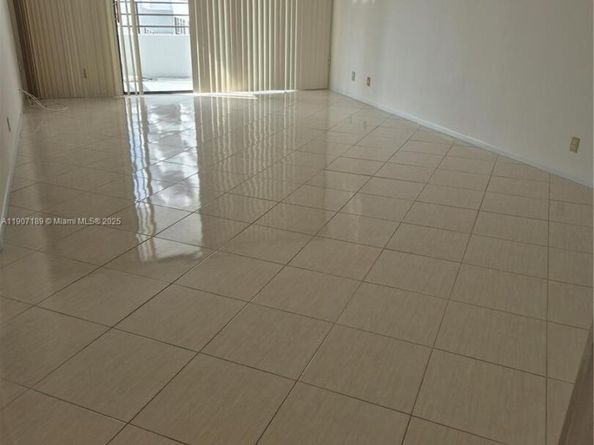 600 Three Islands Blvd 817, Hallandale Beach FL 33009