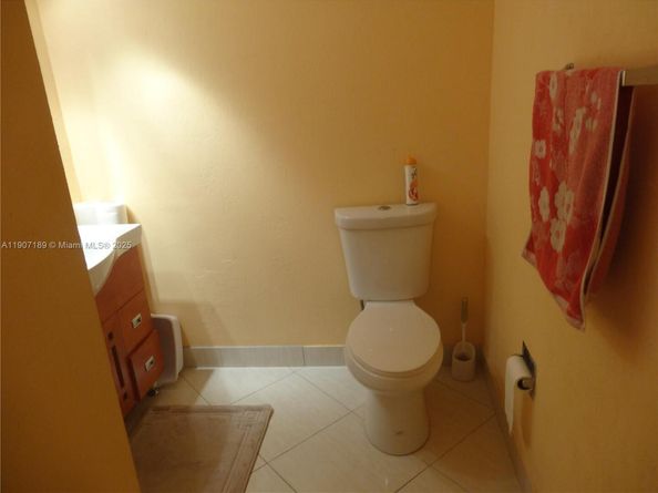 600 Three Islands Blvd 817, Hallandale Beach FL 33009