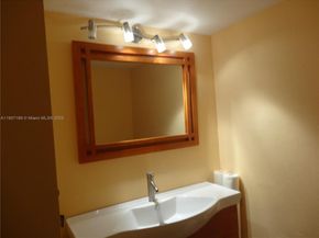 600 Three Islands Blvd 817, Hallandale Beach FL 33009