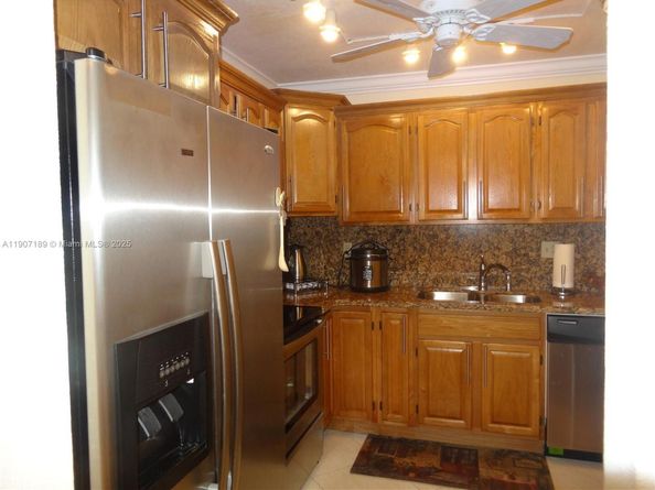 600 Three Islands Blvd 817, Hallandale Beach FL 33009