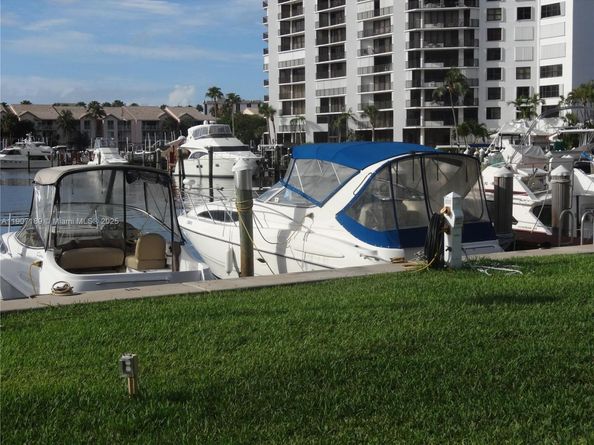 600 Three Islands Blvd 817, Hallandale Beach FL 33009