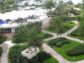 600 Three Islands Blvd 817, Hallandale Beach FL 33009