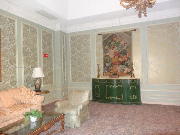 600 Three Islands Blvd 817, Hallandale Beach FL 33009