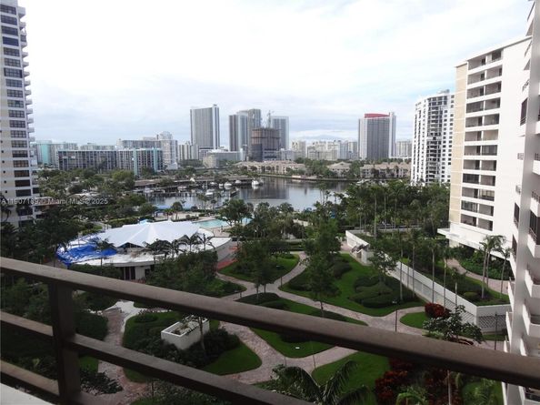 600 Three Islands Blvd 817, Hallandale Beach FL 33009