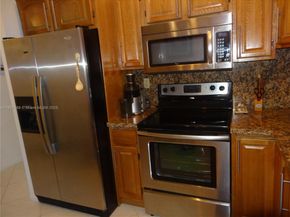 600 Three Islands Blvd 817, Hallandale Beach FL 33009