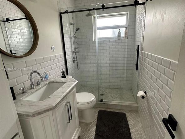 737 NE 16th St, Fort Lauderdale FL 33304