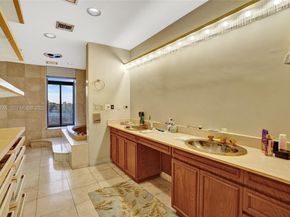 366 W 12th St, Hialeah FL 33010