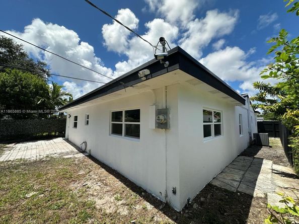 1782 NE 175th St, North Miami Beach FL 33162