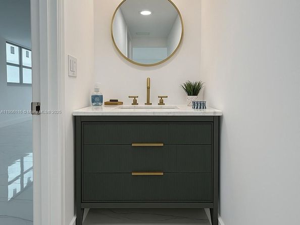 6900 Bay Dr 6C, Miami Beach FL 33141