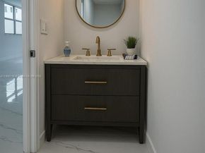 6900 Bay Dr 6C, Miami Beach FL 33141