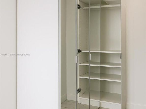 6900 Bay Dr 6C, Miami Beach FL 33141