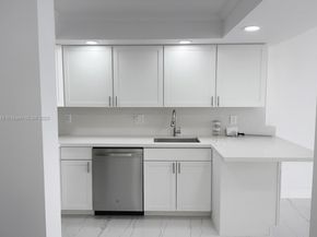 6900 Bay Dr 6C, Miami Beach FL 33141