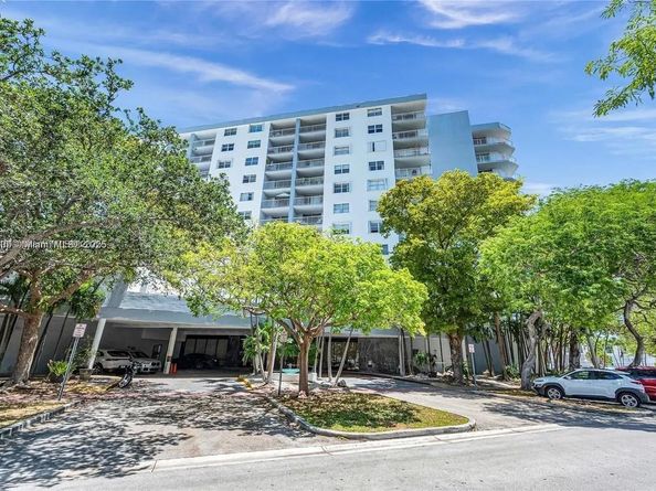 6900 Bay Dr 6C, Miami Beach FL 33141