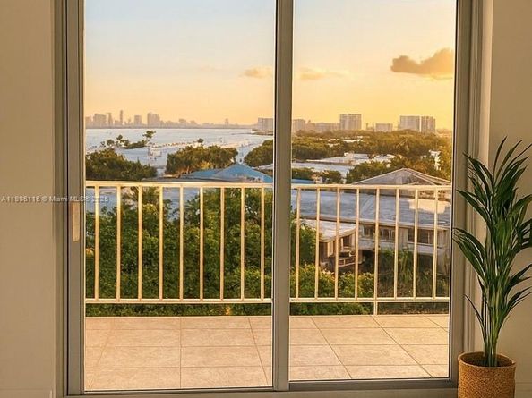 6900 Bay Dr 6C, Miami Beach FL 33141