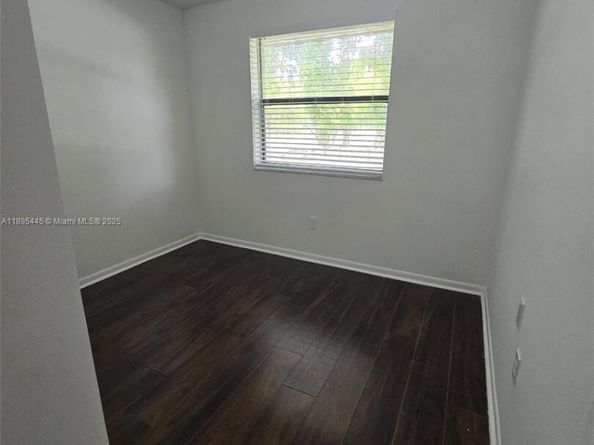 9808 Hammocks Blvd 20323, Miami FL 33196