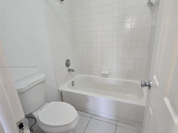 9808 Hammocks Blvd 20323, Miami FL 33196