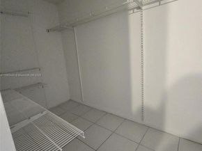 9808 Hammocks Blvd 20323, Miami FL 33196