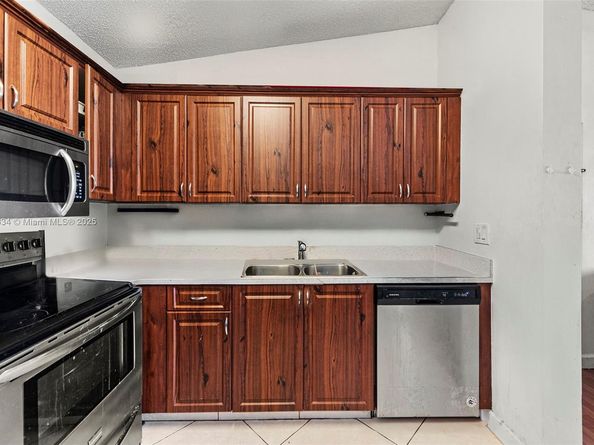 3630 N 56th Ave 323, Hollywood FL 33021