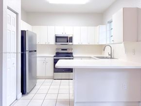 2610 NE 3rd Dr 203, Homestead FL 33033