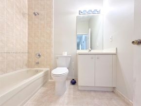 2610 NE 3rd Dr 203, Homestead FL 33033