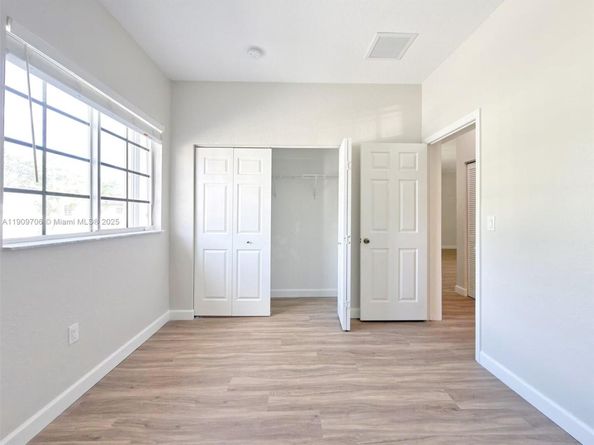 2610 NE 3rd Dr 203, Homestead FL 33033