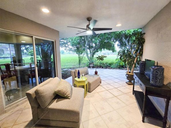 5706 White Hickory Cir, Tamarac FL 33319