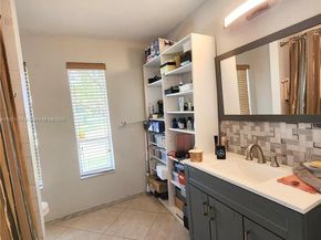5706 White Hickory Cir, Tamarac FL 33319