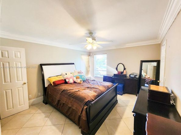 5706 White Hickory Cir, Tamarac FL 33319