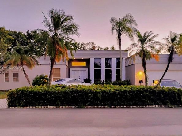 5706 White Hickory Cir, Tamarac FL 33319