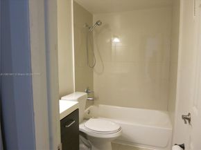 10901 N Kendall Dr 109, Miami FL 33176