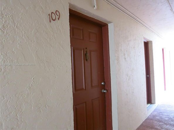10901 N Kendall Dr 109, Miami FL 33176