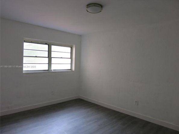 10901 N Kendall Dr 109, Miami FL 33176