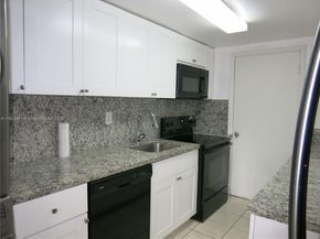 10901 N Kendall Dr 109, Miami FL 33176