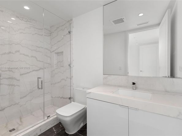17975 Collins Ave N1802, Sunny Isles Beach FL 33160