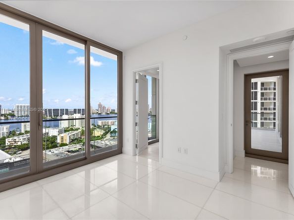 17975 Collins Ave N1802, Sunny Isles Beach FL 33160