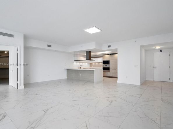 17301 Biscayne Blvd 1907, North Miami Beach FL 33160