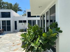 4050 NE 25th Ave, Lighthouse Point FL 33064