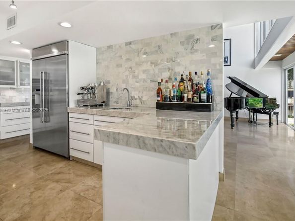 4050 NE 25th Ave, Lighthouse Point FL 33064