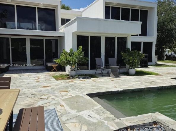 4050 NE 25th Ave, Lighthouse Point FL 33064