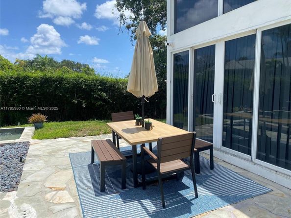 4050 NE 25th Ave, Lighthouse Point FL 33064